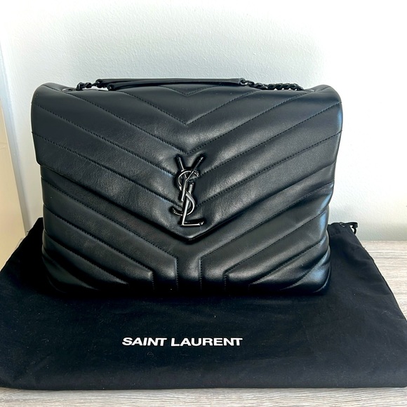 Saint Laurent Loulou Shoulder Bag Medium - black - Great Condition - Picture 1 of 7